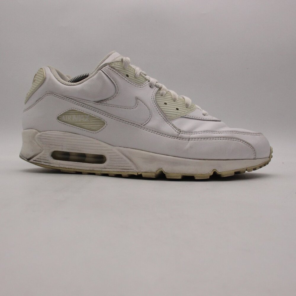 Nike Air Max 90 Men's Size 11.5 White Leather Athletic Shoes Sneakers 302519-113